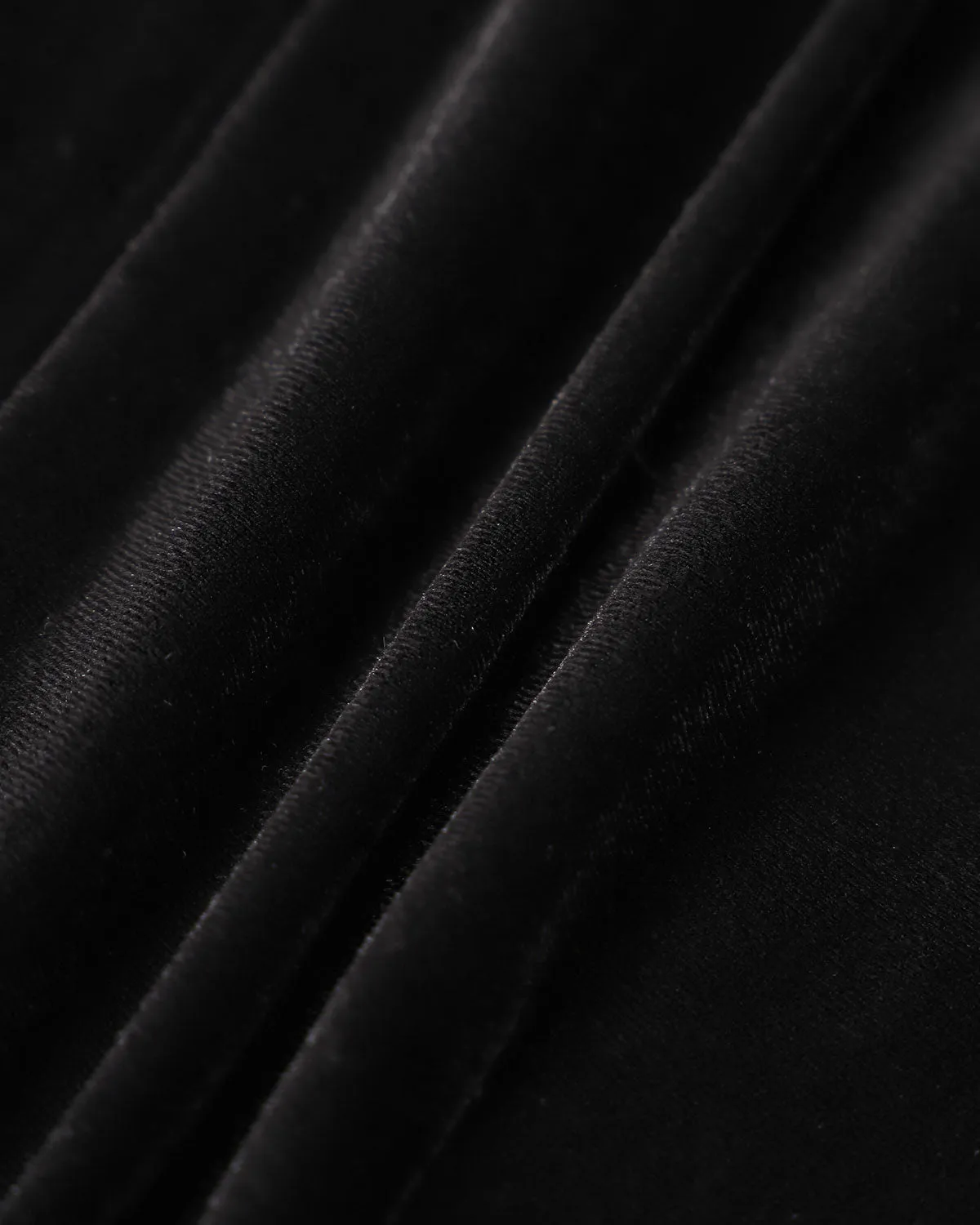 The Black Sweetheart Neck Velvet Mini Dress